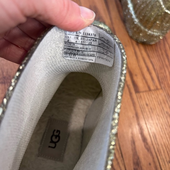 UGG Drizlita Glittery Gold Rain Boots - size 6